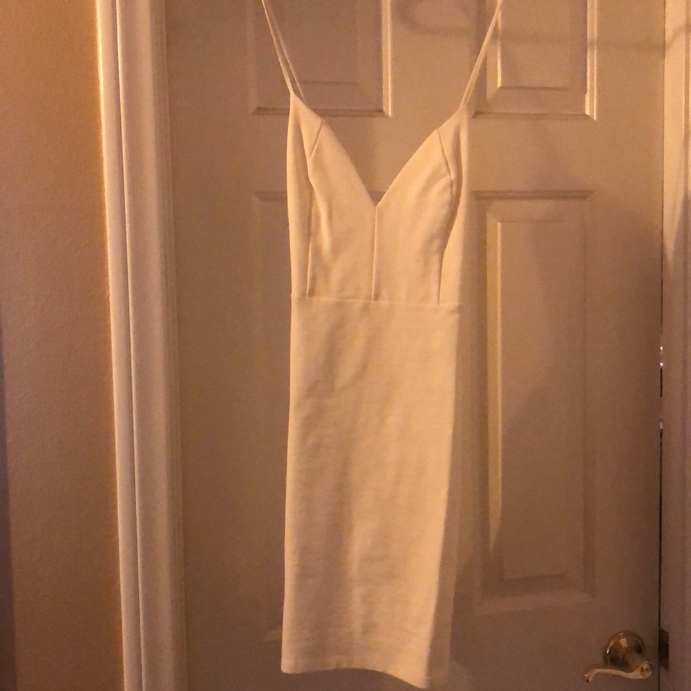 White bodycon dress